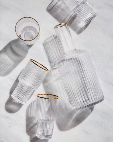 Vintage Optic 5 Piece Decanter Set Vintage Optic 5 Piece Decanter Set